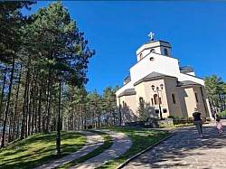 Zlatiborska crkva _ ulaz