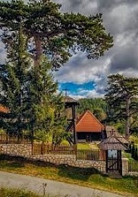 Crkva brvnara u Dobroselici Zlatibor